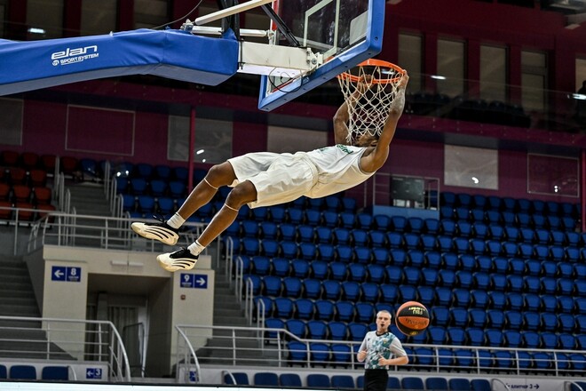 ФОТО. Названо символічну п'ятірку та MVP туру Суперліги