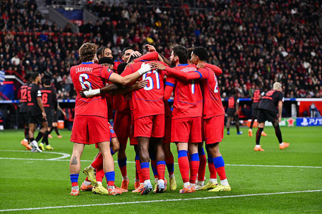 ПСЖ уничтожил Байер в матче с 9 голами, Забарный был удален в первом тайме