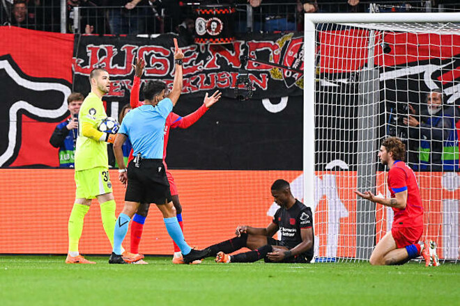 Забарный впервые удален в составе ПСЖ. Все красные карточки Ильи в карьере