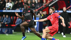 Zabarny played with his hand and received a red card, Bayer scored from the penalty spot