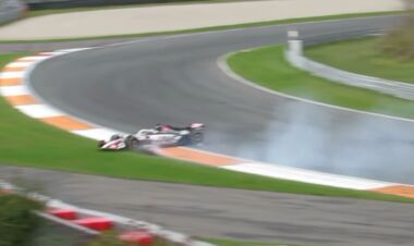 ВИДЕО. Пилот разбил болид Ф1 во время тестов в Нидерландах