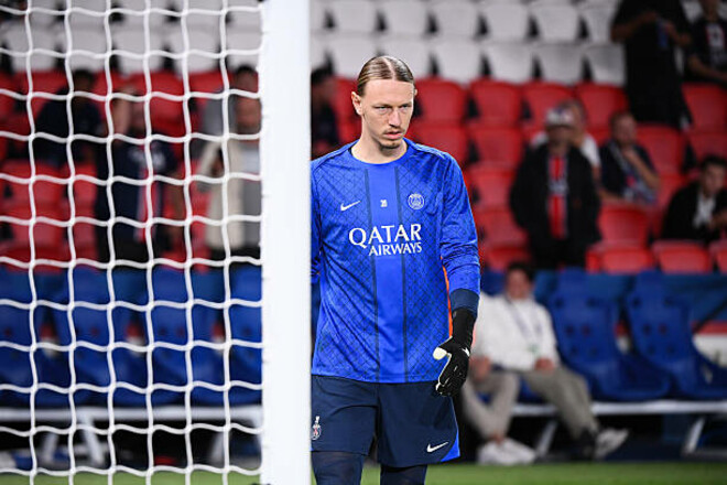 ПСЖ определился с будущим Сафонова. Существует три варианта