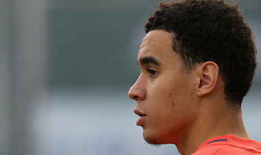 ВИДЕО. Мусиала вернулся к тренировкам после ужасной травмы