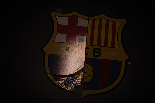 Остаться на плаву. Барселона должна сотни миллионов за трансферные платежи