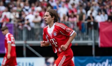 Український півзахисник Баварії отримав травму і залишив поле на 51 хвилині