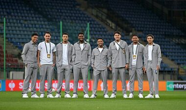 ФОТО. Игроки Шахтера прибыли на стадион в Кракове в стильных костюмах