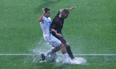 ФОТО. Матч Лиги конференций в Хорватии приостановлен. Что случилось?