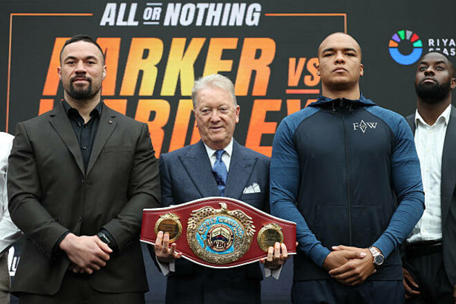 VIDEO. The fight for the right to enter Usyk. Parker and Wordley exchanged glances