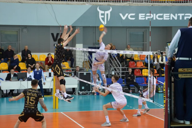 Волейбольна Суперліга. Матчі 24 жовтня. Дивитись онлайн LIVE