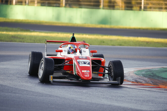 Українець завершив останню кваліфікацію сезону Формули-4 Європи