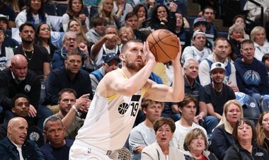 Михайлюк не спас Юту от поражения, Шульга не играет и другие результаты НБА