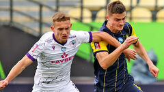 There is a change of leader again in UPL. LNZ beat Metalist 1925