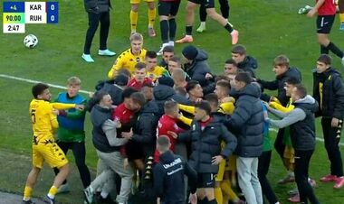 Какое дерби без драки? Карпаты и Рух подрались в конце матча УПЛ