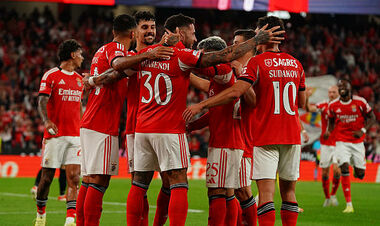 Хет-трик, сухой матч Трубина. Бенфика разгромила Ароку