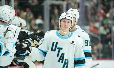 НХЛ. Безумный камбэк Детройта, Юта – лидер, поражения Вегаса и Колорадо