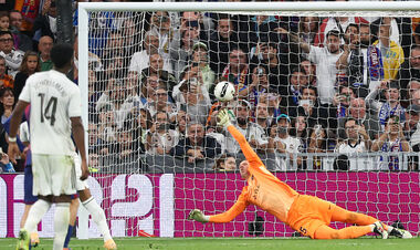 ВІДЕО. Як Мбаппе не реалізував пенальті у матчі Реал – Барселона