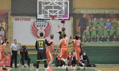 Сенсаційна перемога Рівного, яскравий матч Київ-Баскета та Черкаських Мавп