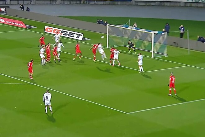 ВІДЕО Виграв повітря. Денис Попов відкрив рахунок для Динамо проти Кривбасу