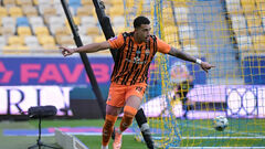 UPL table after the 10th round. Shakhtar is one point ahead of Dynamo