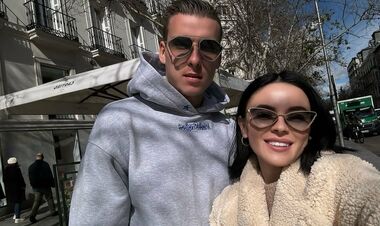 Дружина Луніна відреагувала на його червону карту у матчі з Барселоною