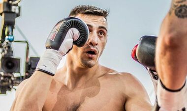 The Ukrainian heavyweight won a resounding victory and destroyed his opponent in 2 rounds