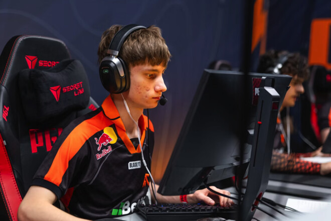 fnatic – FlyQuest. PGL Bucharest. Груповий етап. Дивитись онлайн. LIVE