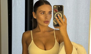 ФОТО. Девушка футболиста Динамо показала роскошный бюст. 10 из 10