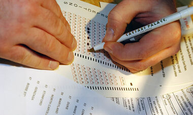 Скандал в турецком футболе: сотни арбитров имеют счета для ставок