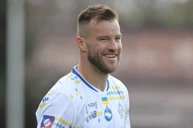 Ярмоленку залишилося забити 9 м'ячів до бомбардирського рекорду Шацьких