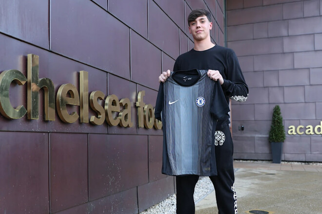 Челсі підписав свого 17-річного вихованця