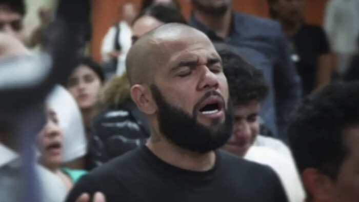 ФОТО. Ви не повірите, чим зараз займається легенда Барселони