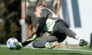 ВИДЕО. За что Лунин получил красную карточку после матча с Барселоной