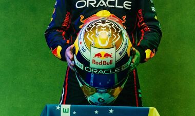 ВИДЕО. Ферстаппен представил уникальный дизайн шлема к Гран-при Бразилии