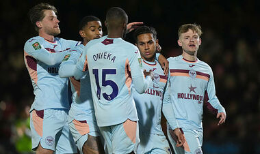 Грімсбі – Брентфорд – 0:5. Голепад у Кубку, без Ярмолюка. Відео голів