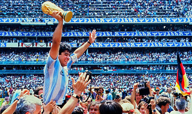 ФОТО. В Аргентине выпустили монету с изображением топ-гола Марадоны