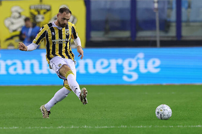 Кубок Нідерландів. Херенвен і Фортуна вийшли до 1/16 фіналу, фіаско Вітесса