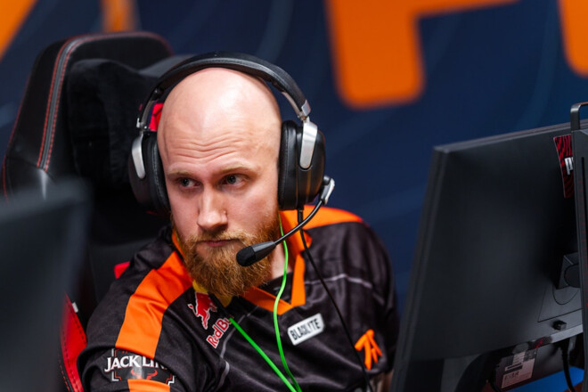 Українці з fnatic вибили бразильців із турніру у Бухаресті з CS2