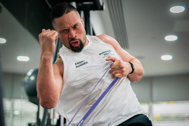 Джозеф ПАРКЕР: «Усик радий, що я програв. Знаєте чому?»