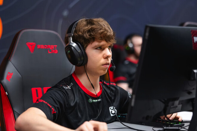 B8 – Legacy. PGL Bucharest. Групповой этап. Смотреть онлайн. LIVE