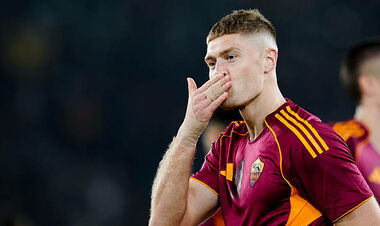 Артем Довбик забив 14-й м'яч в Серії А. Скільки у Шевченка і Маліновського?