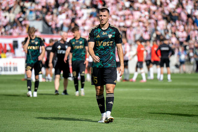 Один отдал, другой забил: украинский тандем вывел клуб в 1/8 финала Кубка