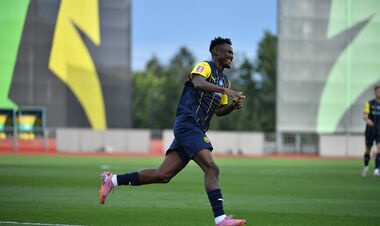 ВИДЕО. Как Итодо красивым ударом слету оформил дубль в ворота Агробизнеса