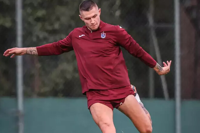 СМИ рассказали о статусе, который тренер Трабзонспора отводит Зубкову