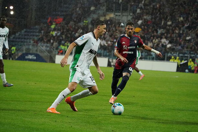 ВИДЕО. Кальяри дома уступил Сассуоло. Гости поднялись в топ-10 Серии A