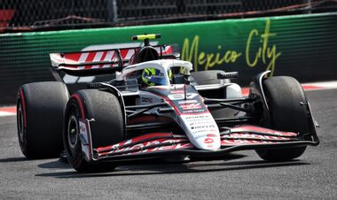 Босс аутсайдера Ф1 объяснил, как команда и новичок потеряли первый подиум