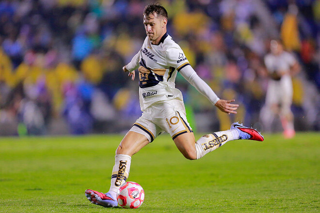 Из-за пропажи собаки. Известный экс-игрок Арсенала покинул клуб из Мексики