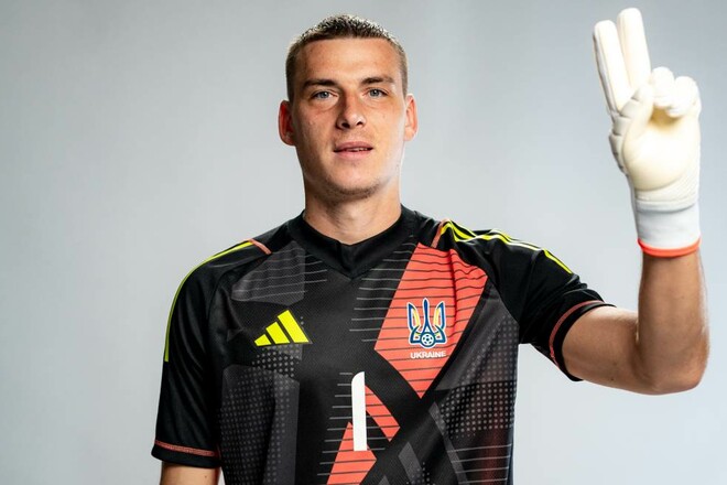 Лунин, после того как его не вызвали в сборную, назвал лучшего, чем Ребров