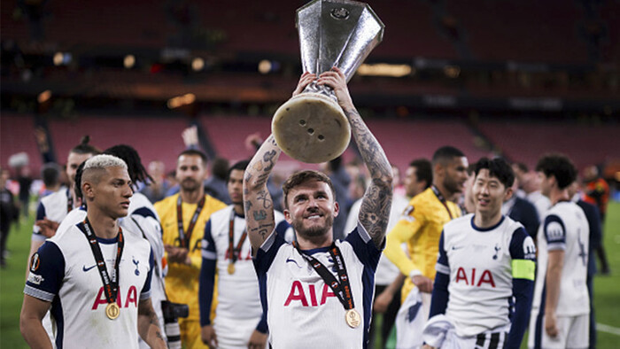 ФОТО. Обладатель Лиги Европы ушел с футбола и стал фотографом