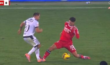 ВІДЕО. Судакова мали вилучити в матчі Віторія – Бенфіка? Українця пробачили