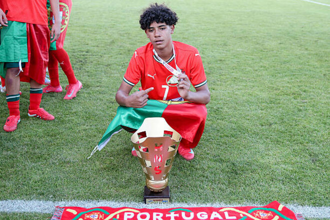 ВИДЕО. Криштианиньо. Сын Роналду забил за сборную Португалии